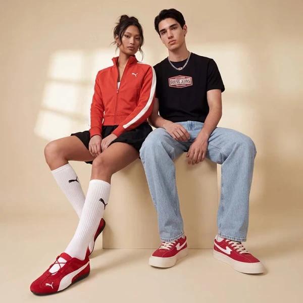 Sneakers 2026: ghid complet de combinații, tipuri și unde cumperi