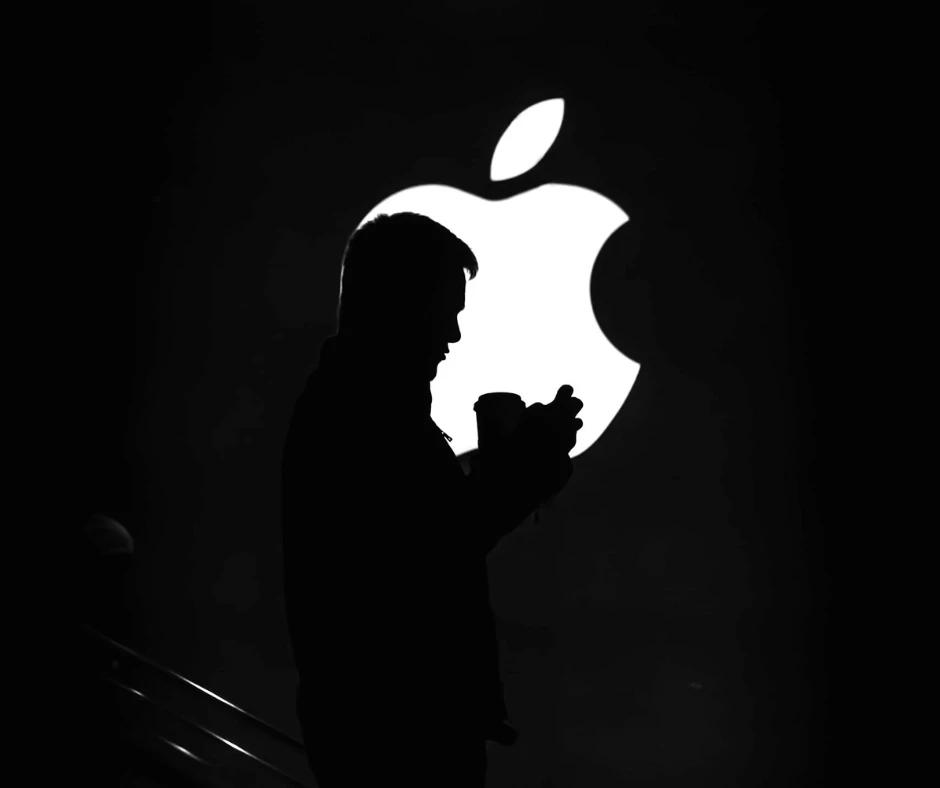iPhone 15 Pro Max este un telefon inteligent de ultimă generație lansat de Apple în septembrie 2023. Acesta are un design nou, un procesor puternic, o cameră îmbunătățită și o durată de viață